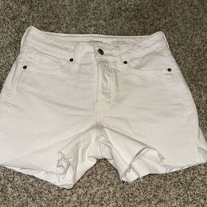 Old Navy white shorts. Size 2